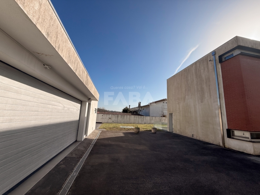 Imagem de Moradia T4