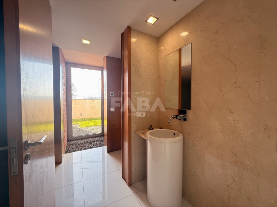 Imagem de Moradia T4