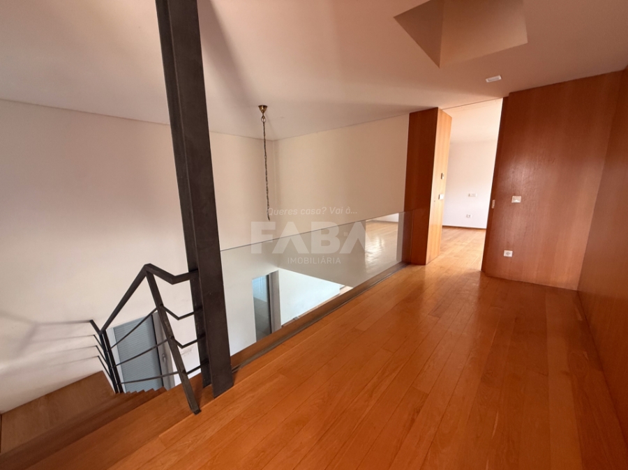 Imagem de Moradia T4