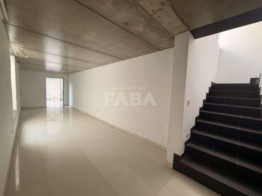 Imagem de Moradia T4