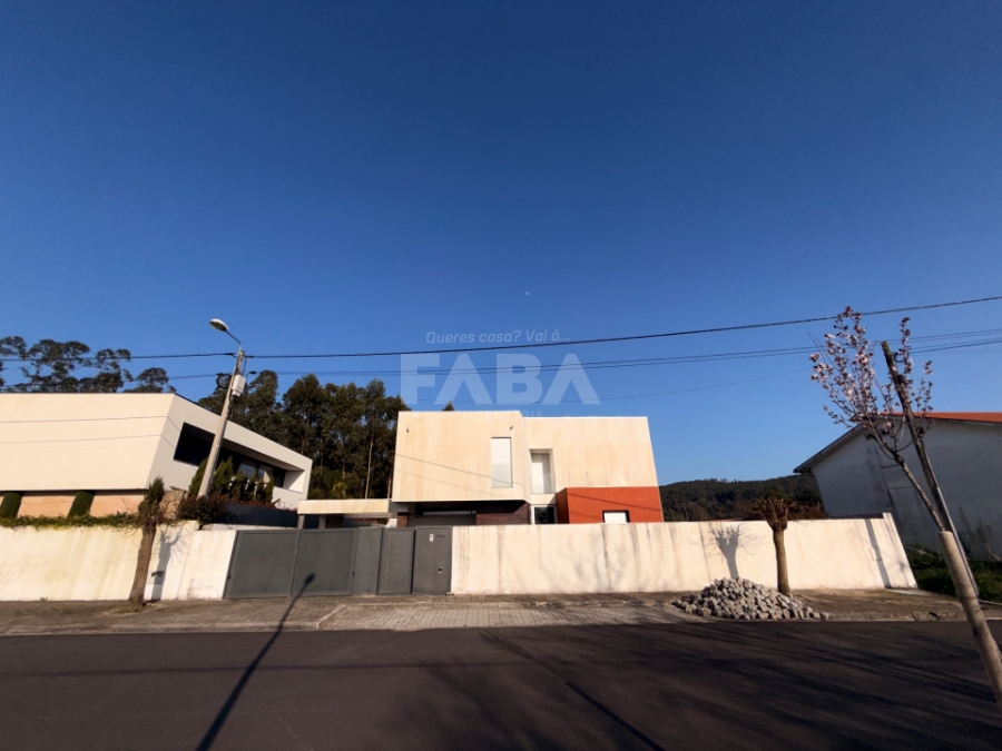 Imagem de Moradia T4